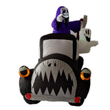 The elf drive the witch in a truck